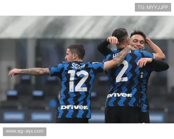 劳塔罗飞身倒钩逼出惊呼,国际米兰边路频繁变化的战术叙事