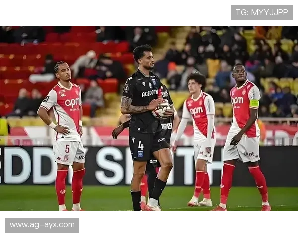 法甲摩纳哥长传配合收效，客场抢分成真